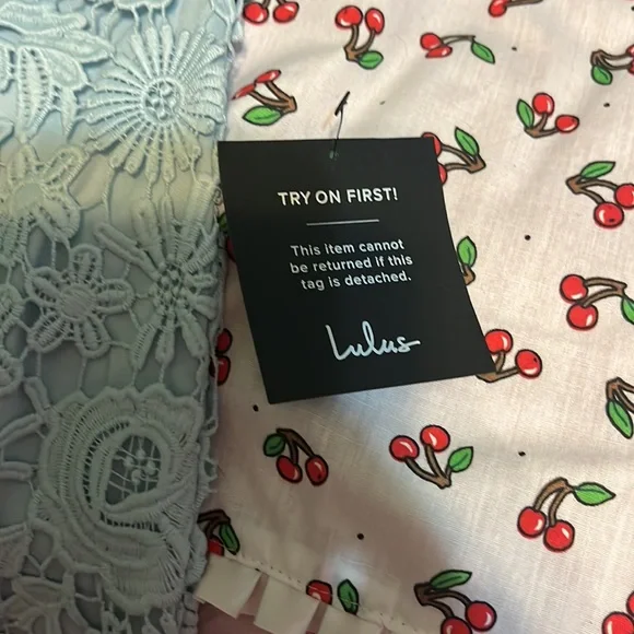 Lulus light blue lacy dress, size medium.  Assuming NWT.  See description. - Picture 6 of 8